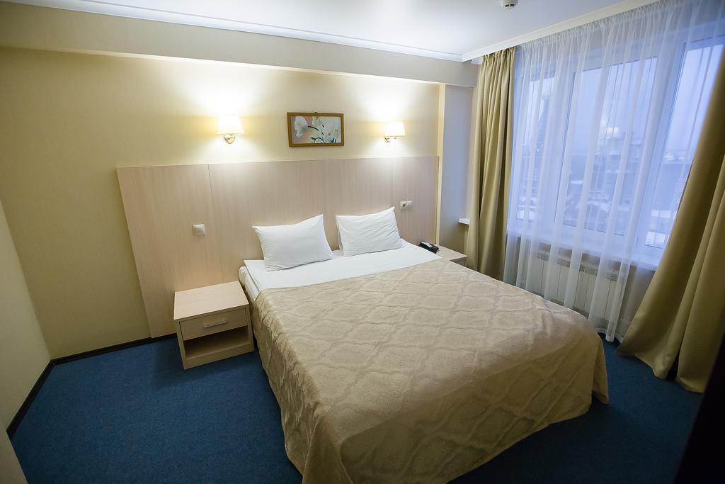 Bryansk Hotel Екстериор снимка